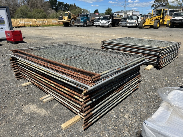 Quantity of 2800 mm x 1800 mm & 2400 mm x 2100 mm Galvanized Temporary Fencing Quantity of 2800 mm x 1800 mm & 2400 mm x 2100 mm Galvanized Temporary Fencing