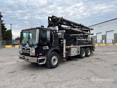 2013 Putzmeister BSF28Z.16H 28 m on 2013 Mack MRU613 6x4 Concrete Pump Truck