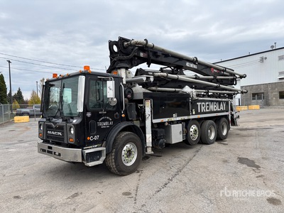 2009 Putzmeister BSF40Z.16H 40 m on 2008 Mack MRU613 8x4 Twin-Steer Concrete Pump Truck