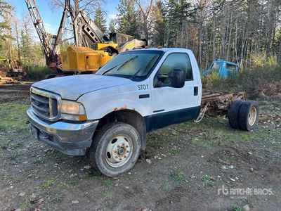 2002 Ford F-550 4x4 Cab and Chassis