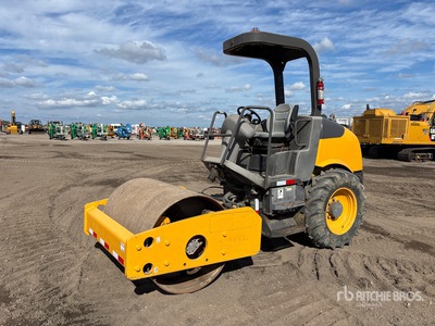 2012 Volvo SD45D Gładka zagęszczarka bębnowa