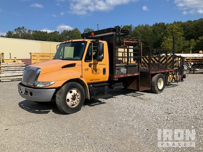 2005 International 4300 4x2 Attenuator Truck