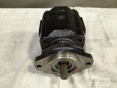 (6) Parker-Hannifin 313-9710-165 Hydraulic Motors