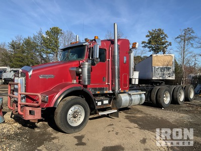 2006 Kenworth T800 8x4 Tri/A Sleeper Truck Tractor