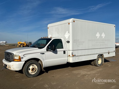 1999 Ford F-350 4x2 Cube Van Truck