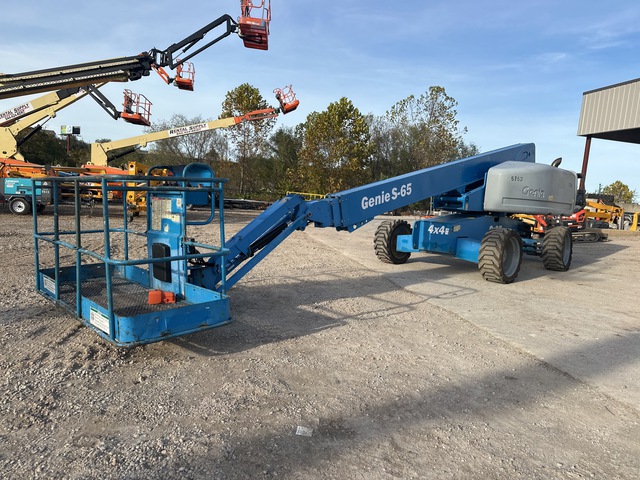 2008 Genie S-65 4WD Diesel Articulating Boom Lift 2008 Genie S-65 4WD Diesel Articulating Boom Lift