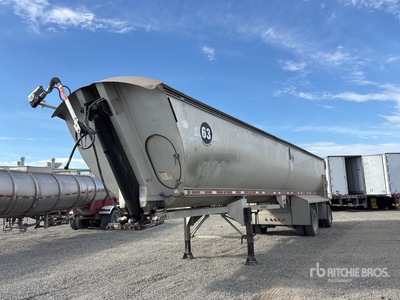 2013 MAC 40 ft T/A Spread Axle End Dump Trailer