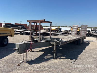 1999 SWGN 24 ft T/A Equipment Trailer