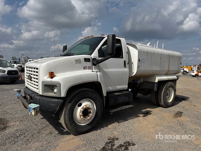 2005 GMC C6500 4x2 Water vrachtwagen