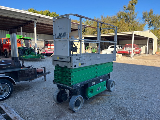 2011 JLG 2630ES Electric Scissor Lift
