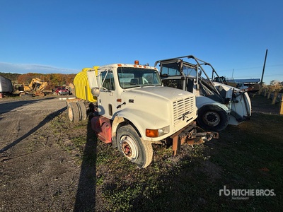 2001 (unverified) International 4900 4x2 Water vrachtwagen
