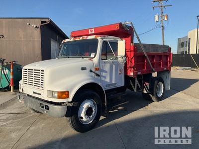2001 International 4000 4x2 S/A Dump Truck