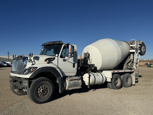 2016 International 7600 8x4 Mixer Truck