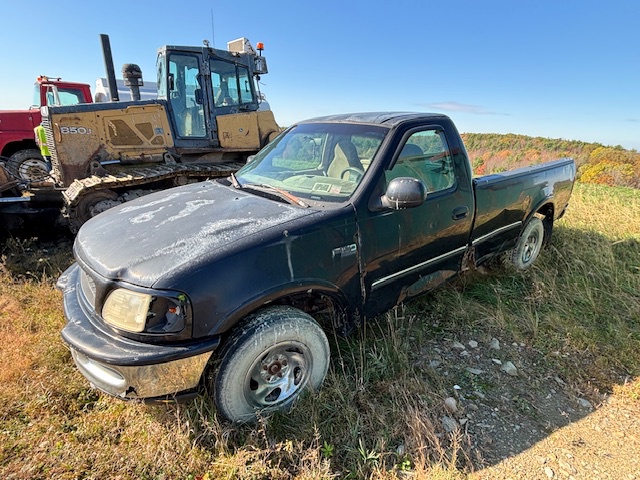 1997 Ford F-150 4x4 Pickup (Inoperable) 1997 Ford F-150 4x4 Pickup (Inoperable)