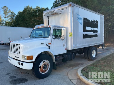 2001 International 4700 4x2 Kastenwägen (Inoperable)