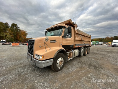 2013 Volvo VHD84F 8x4 Wywrotka Tri/A