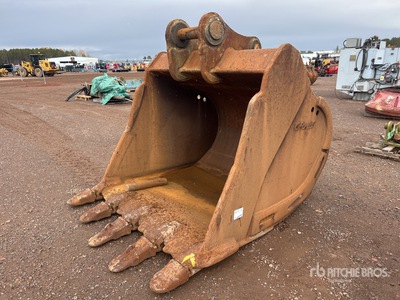 Craig PC490 70 in Digging Excavator Bucket
