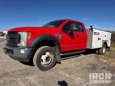 2017 Ford F-550 XL 4x2 Extended Cab شاحنة خدمة