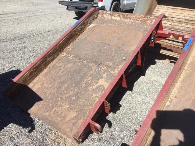 Syntron MF400 4 ft x 7 ft Aggregate Feeder