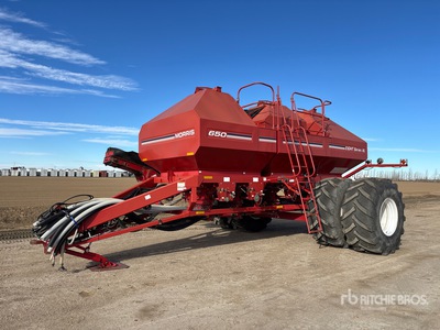 Morris 8650 Series XL 650 bu Tow-Between Air Cart