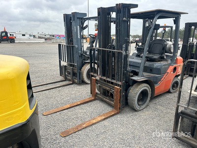 2017 Toyota 8FGU25 4500 lb Pneumatic Tire Gabelstapler