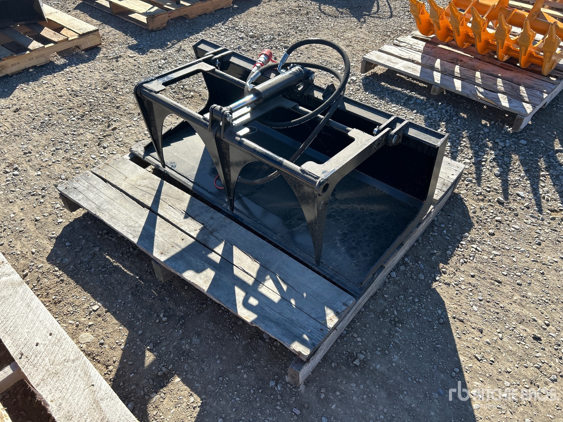 47 in Mini Skid Steer Grapple Bucket (Unused)