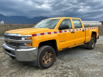 2015 Chevrolet Silverado 2500HD 4x4 Crew Cab Pickup