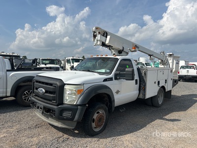 Altec on 2011 Ford F-450 XL 4x2 Bucket Truck