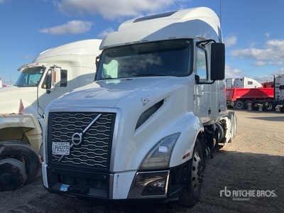 2021 Volvo VNL860 6x4 Cabeza Tractora Cabina Dormitorio (Inoperable)