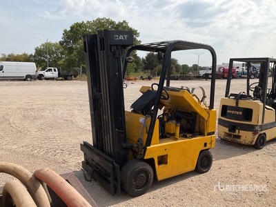 1989 Cat T40D 3600 lb Cushion Tire Carrelli Elevatori