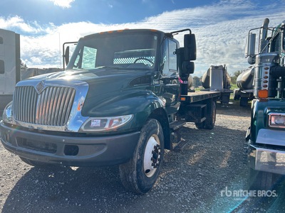 2013 International 4300 Flatbed Truck