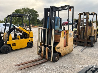 2001 Yale ESC025ABN24TE083 2500 lb شاحنة الوصول (Inoperable)