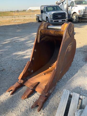 Cat  30 in Excavator Bucket - Fits Cat 335F