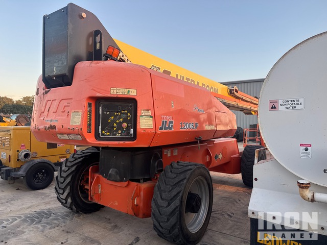 ELEVADOR TELESCóPICO 2011 JLG 4WD 1200SJP