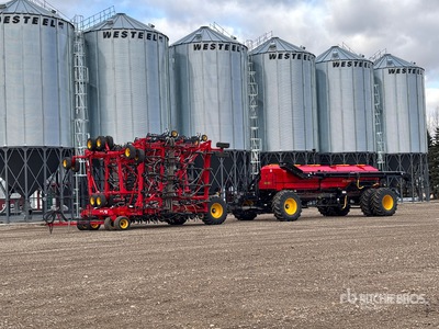 2023 Vaderstad 84 ft Sembradora Neum