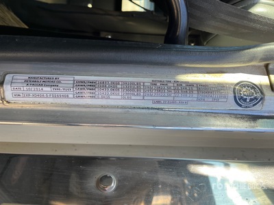 2015 Peterbilt 389 6x4 T/A Sleeper Truck Tractor