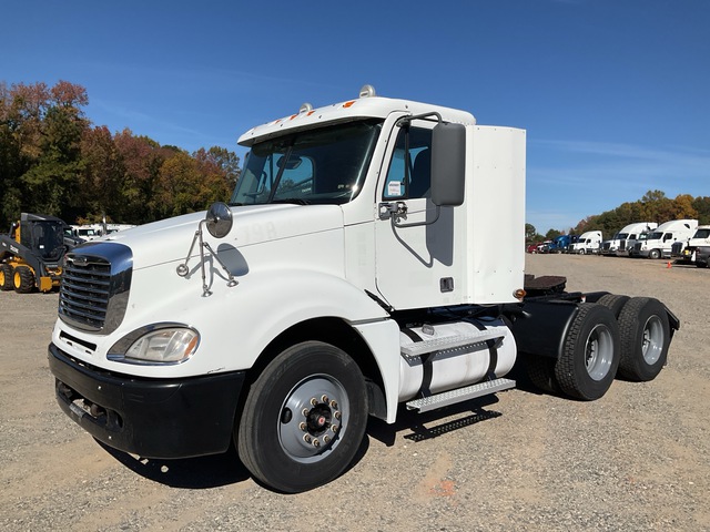 2007 Freightliner Columbia 120 6x4 T/A Day Cab Truck Tractor