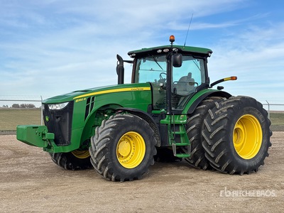 2013 John Deere 8260R 4WD Tractor Agrícola