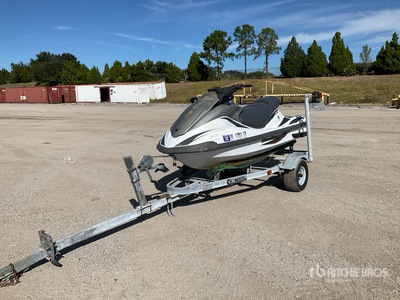 2002 Yamaha 10 ft Personal Watercraft w/ Continental Trailer