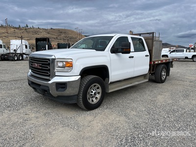 2015 GMC 3500HD 4x4 Crew Cab Flatbed Truck