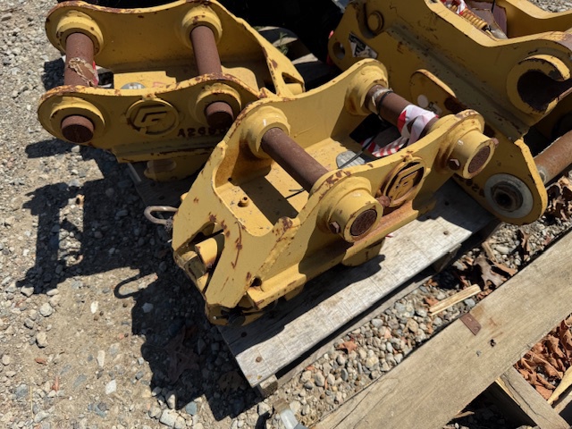 Central Fabricators  Quick Coupler - Fits Cat 303.5D