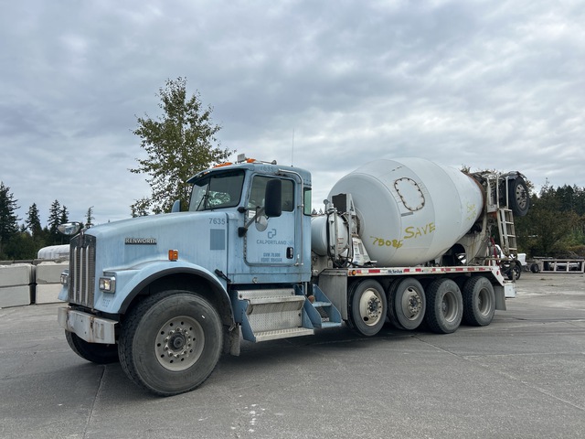 2003 Kenworth W900 12x4 Mixer Truck