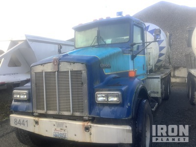 2002 Kenworth W900 12x4 Mixer Truck