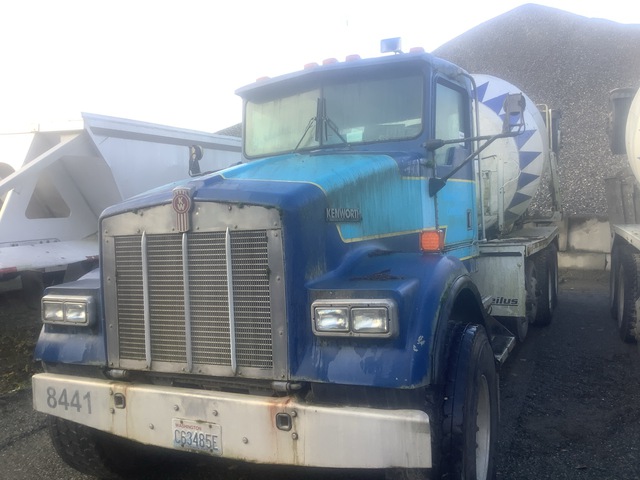 2002 Kenworth W900 12x4 Mixer Truck