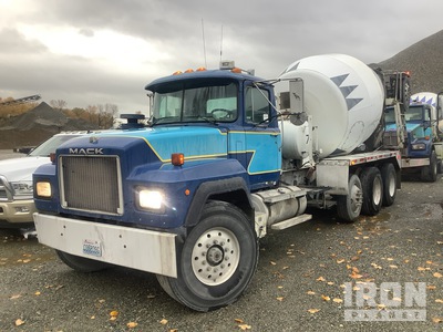 2001 Mack RD690S 10x4 Mixer Truck