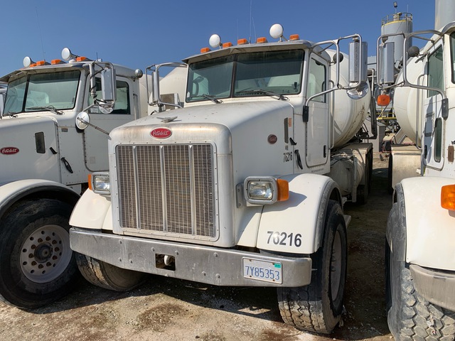 2006 Peterbilt 357 8x4 Mixer Truck 2006 Peterbilt 357 8x4 Mixer Truck