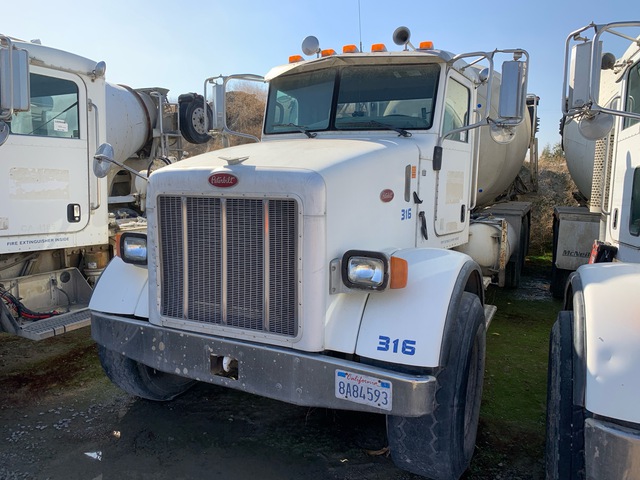 2007 Peterbilt 357 8x4 Mixer Truck 2007 Peterbilt 357 8x4 Mixer Truck