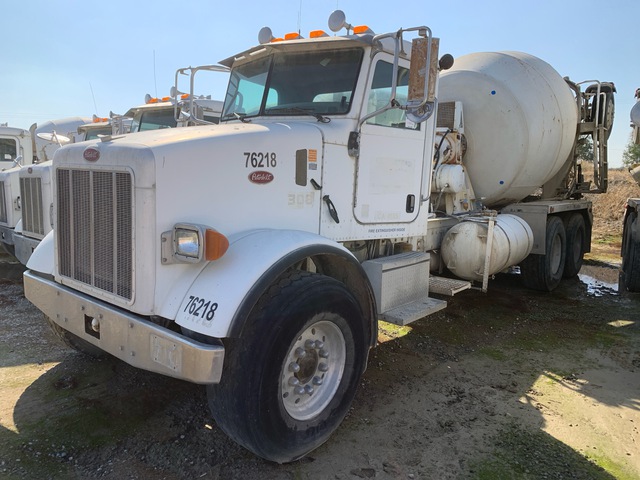 2006 Peterbilt 357 8x4 Mixer Truck 2006 Peterbilt 357 8x4 Mixer Truck