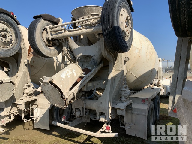 CAMIóN REVOLVEDOR 2006 PETERBILT MCNEILUS 10.5 CYD