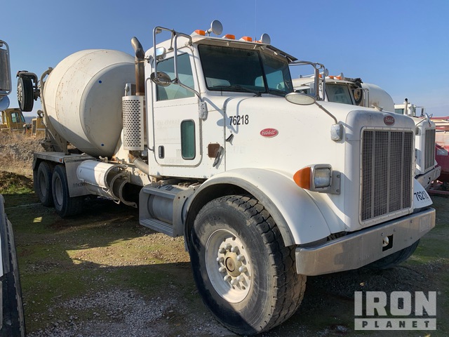 CAMIóN REVOLVEDOR 2006 PETERBILT MCNEILUS 10.5 CYD